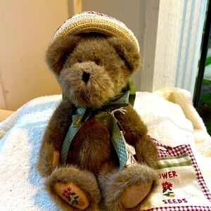 1988-2003 Mary Alice Weedalot  "Head Bean Collection " Boyds Bear